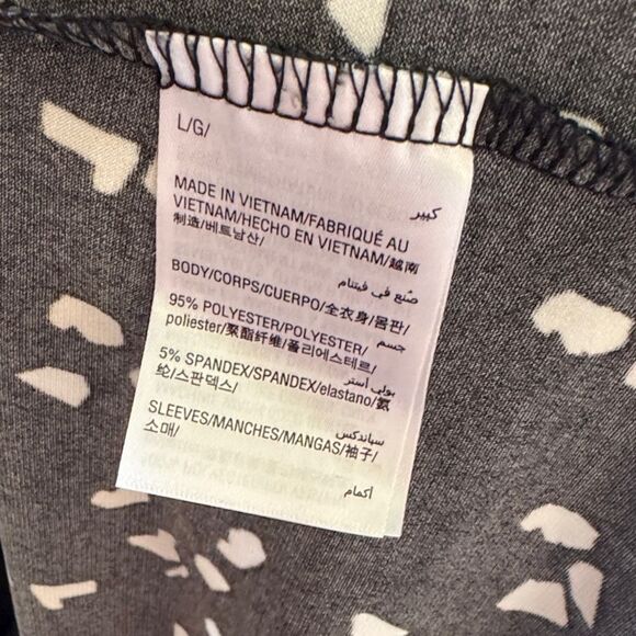 Alfani Black and White Abstract Blouse - Picture 6 of 6